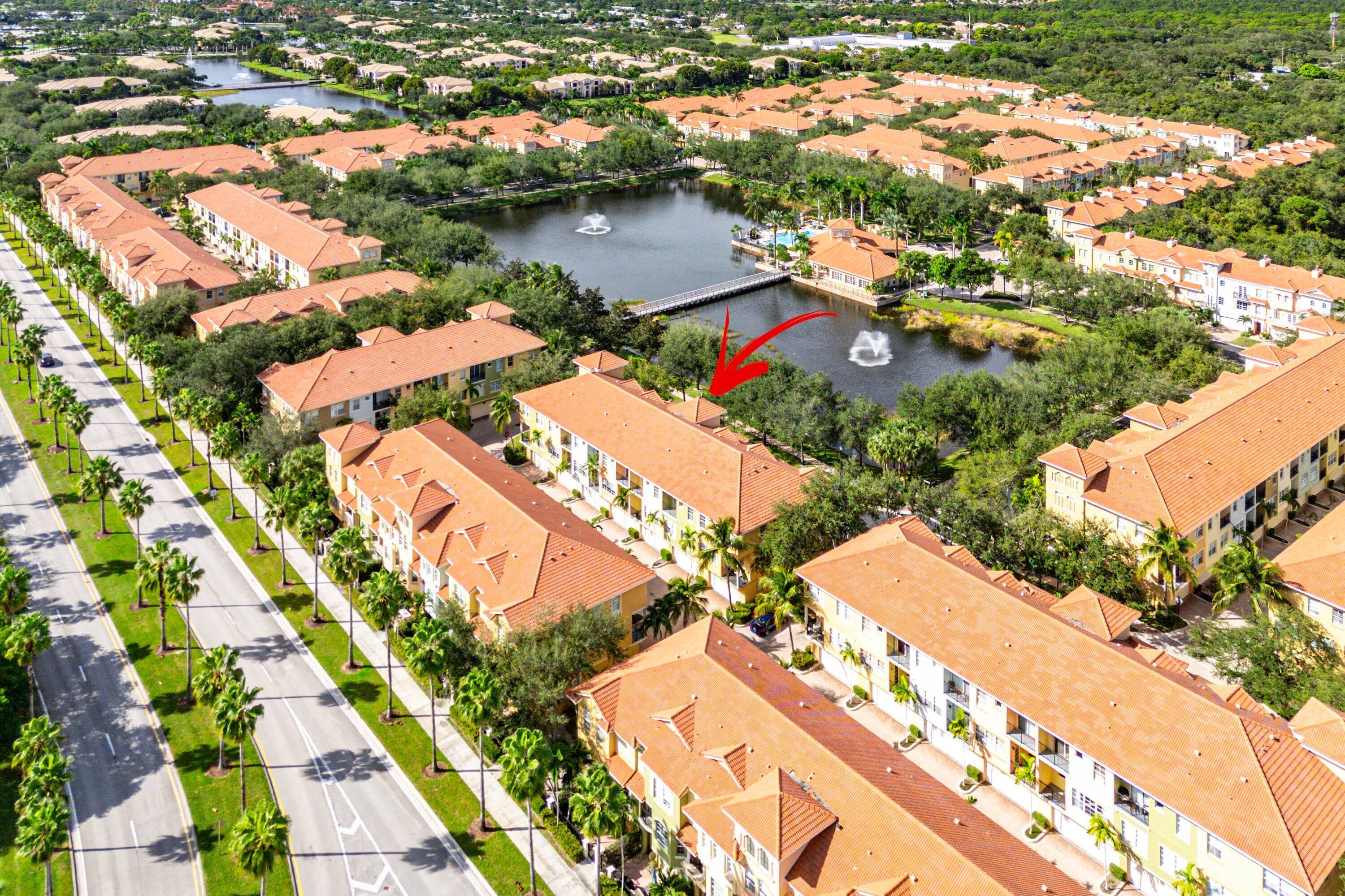 HARBOUR OAKS - Residential