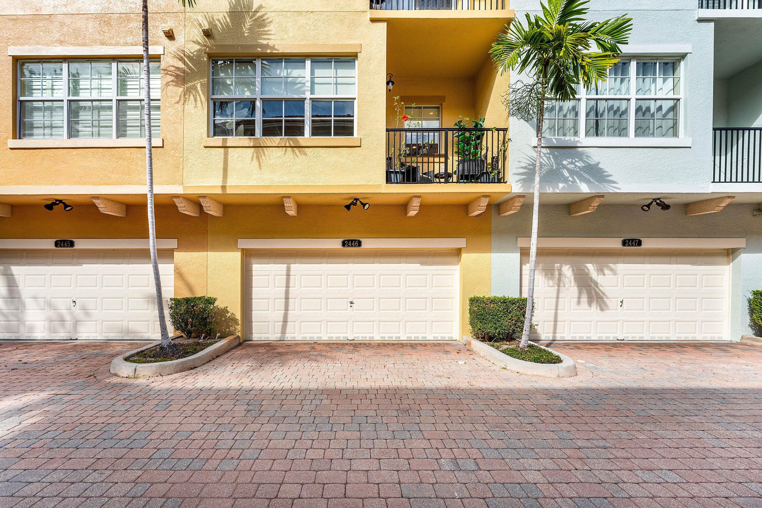 HARBOUR OAKS - Residential