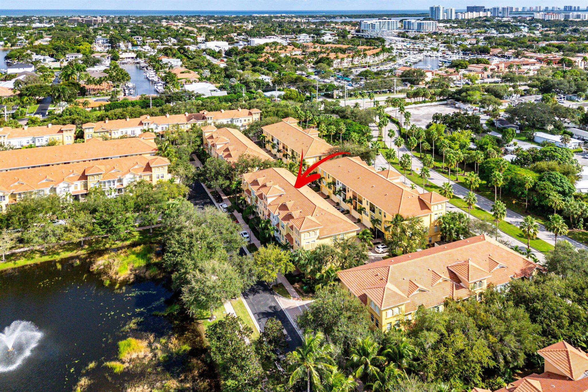 HARBOUR OAKS - Residential