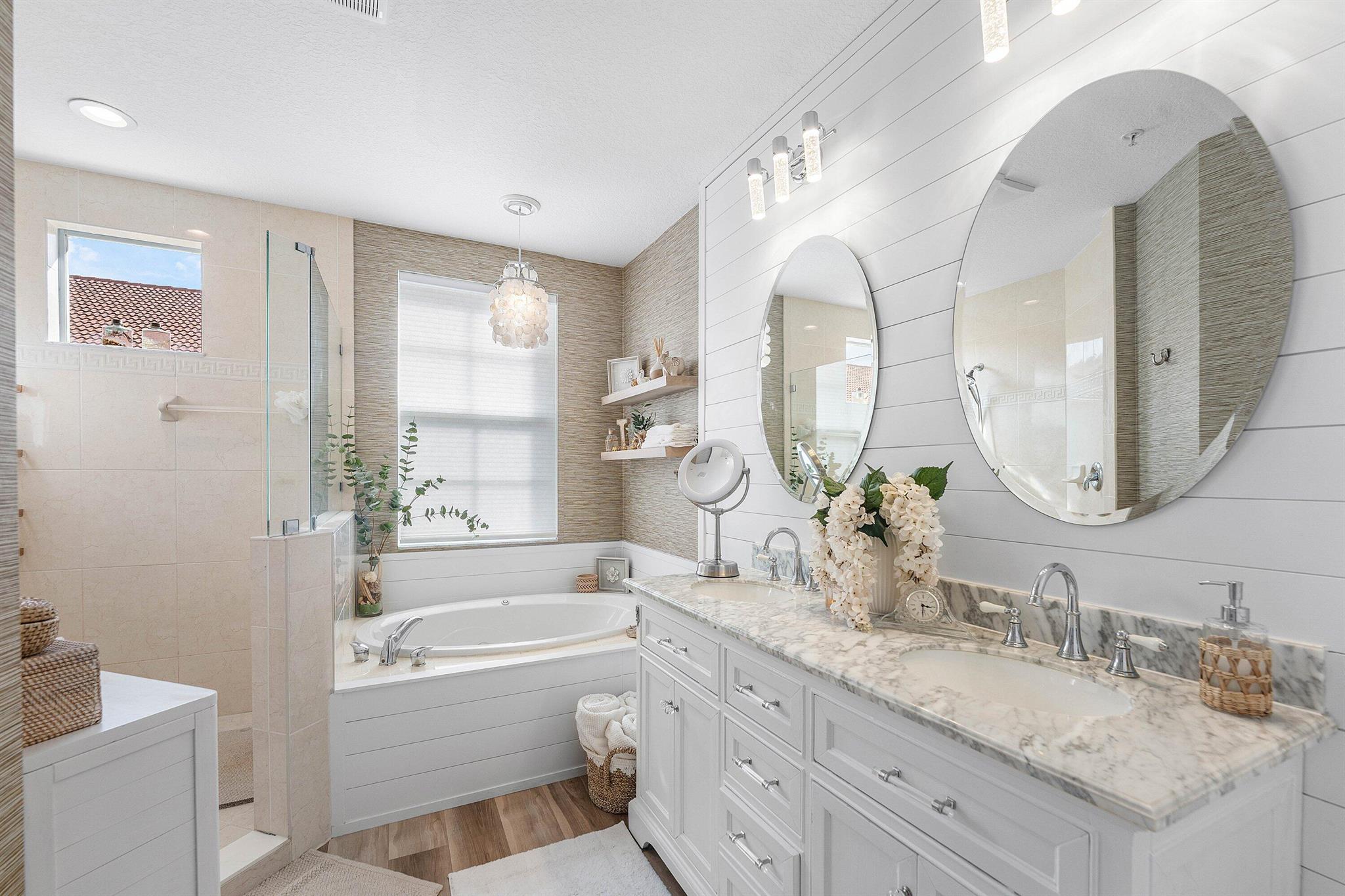 HARBOUR OAKS - Residential