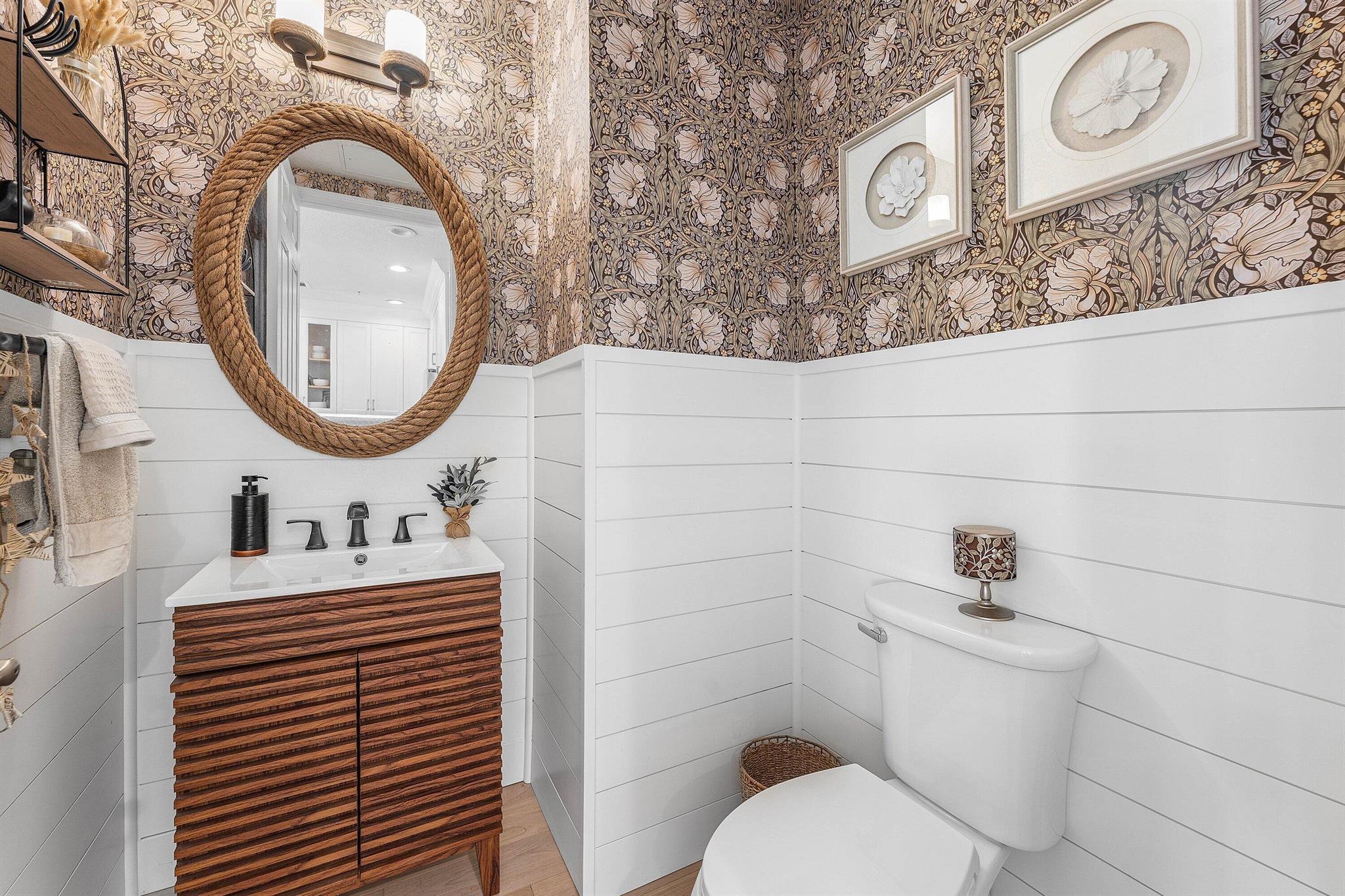 HARBOUR OAKS - Residential