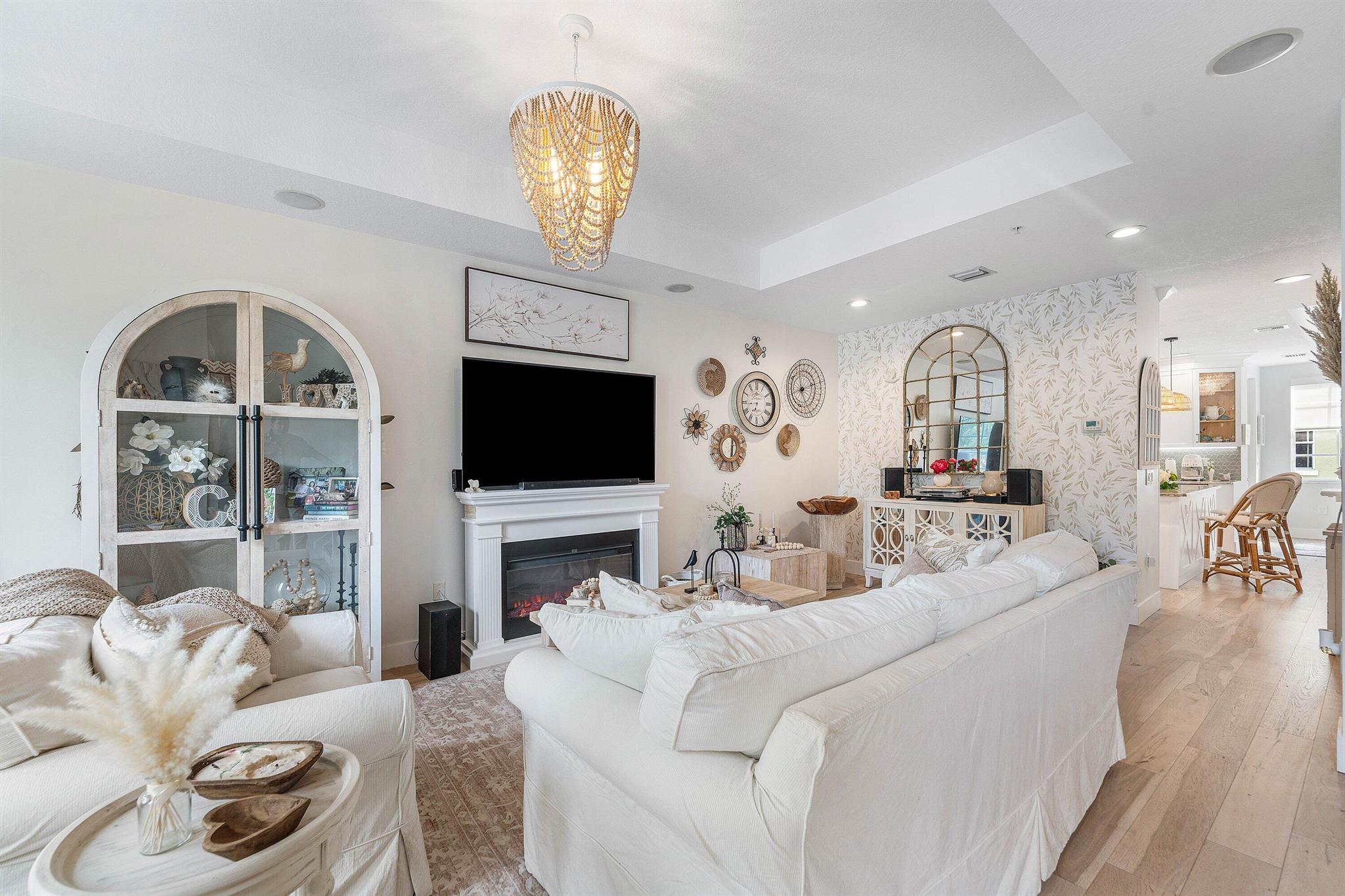 HARBOUR OAKS - Residential