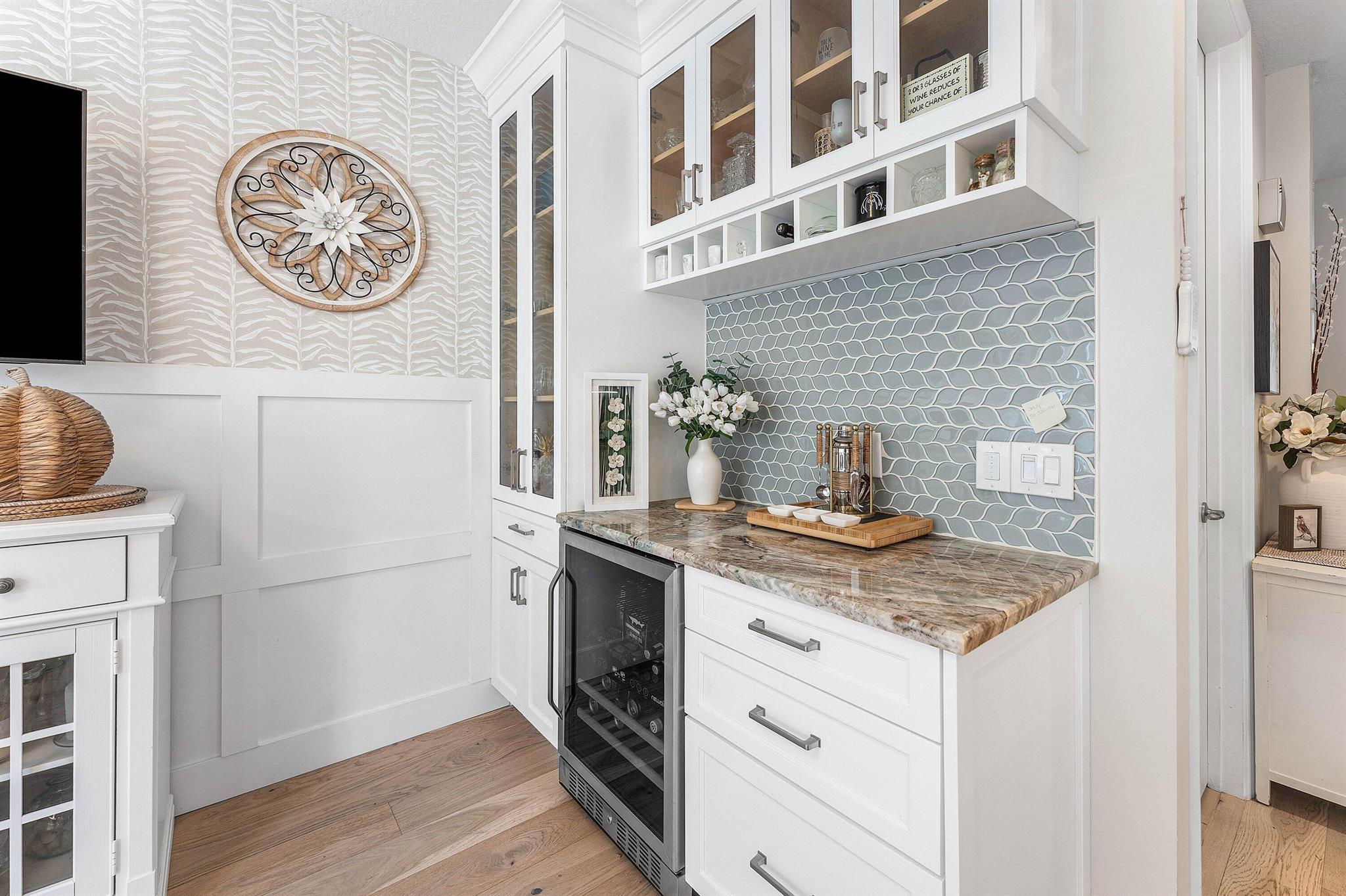 HARBOUR OAKS - Residential