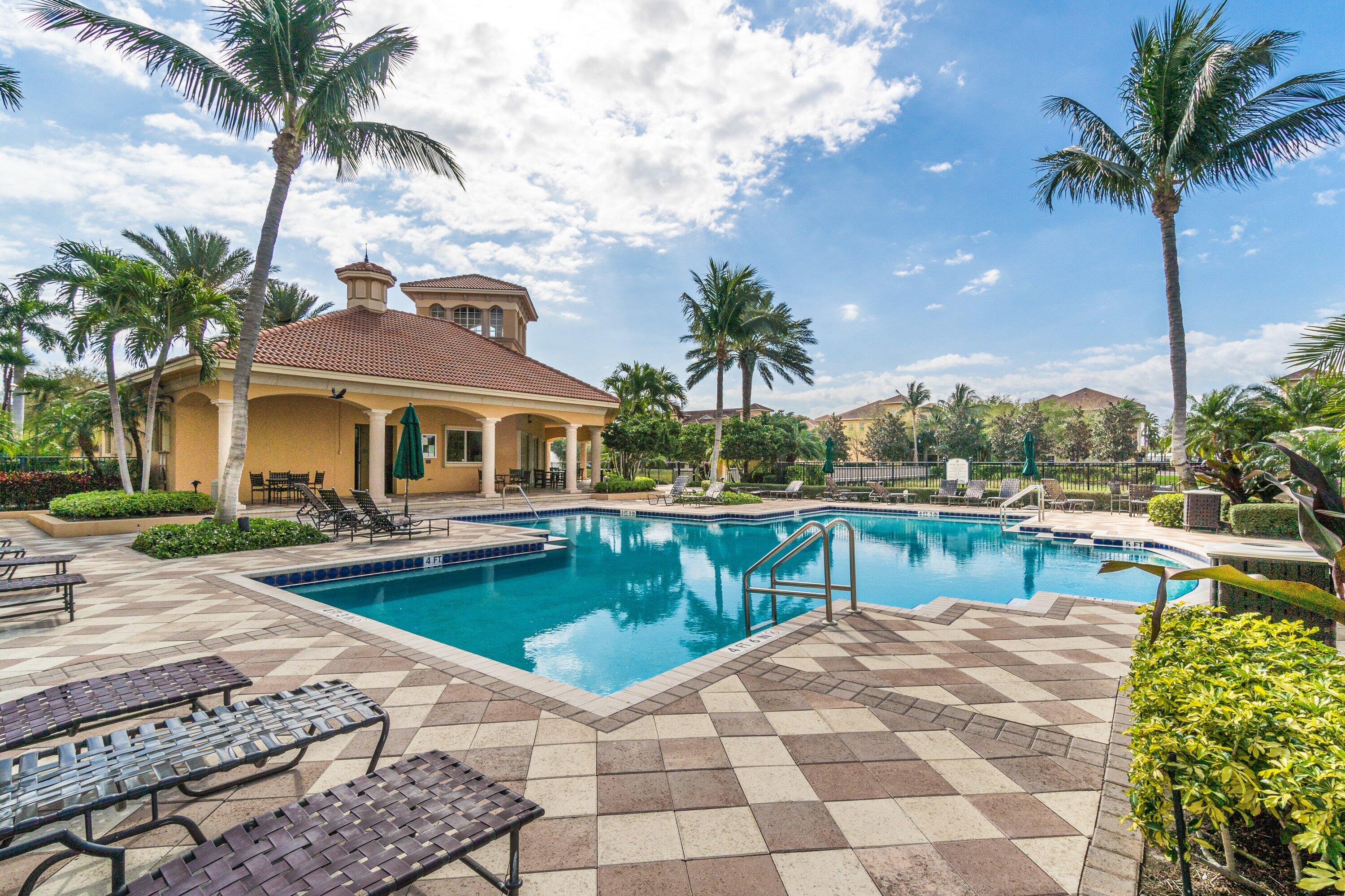 HARBOUR OAKS - Residential