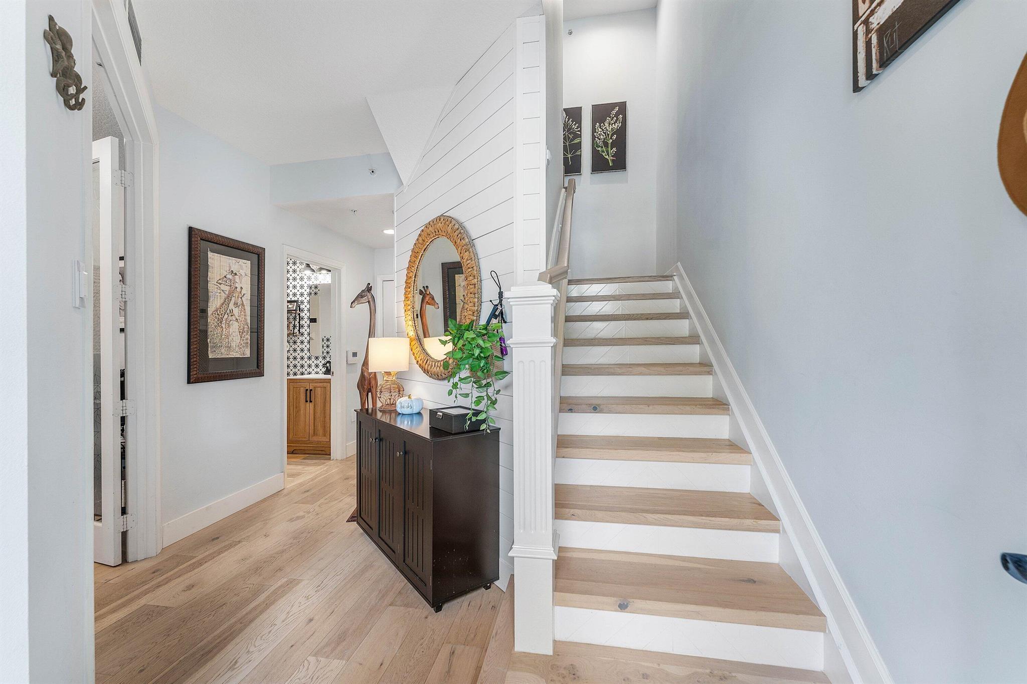 HARBOUR OAKS - Residential