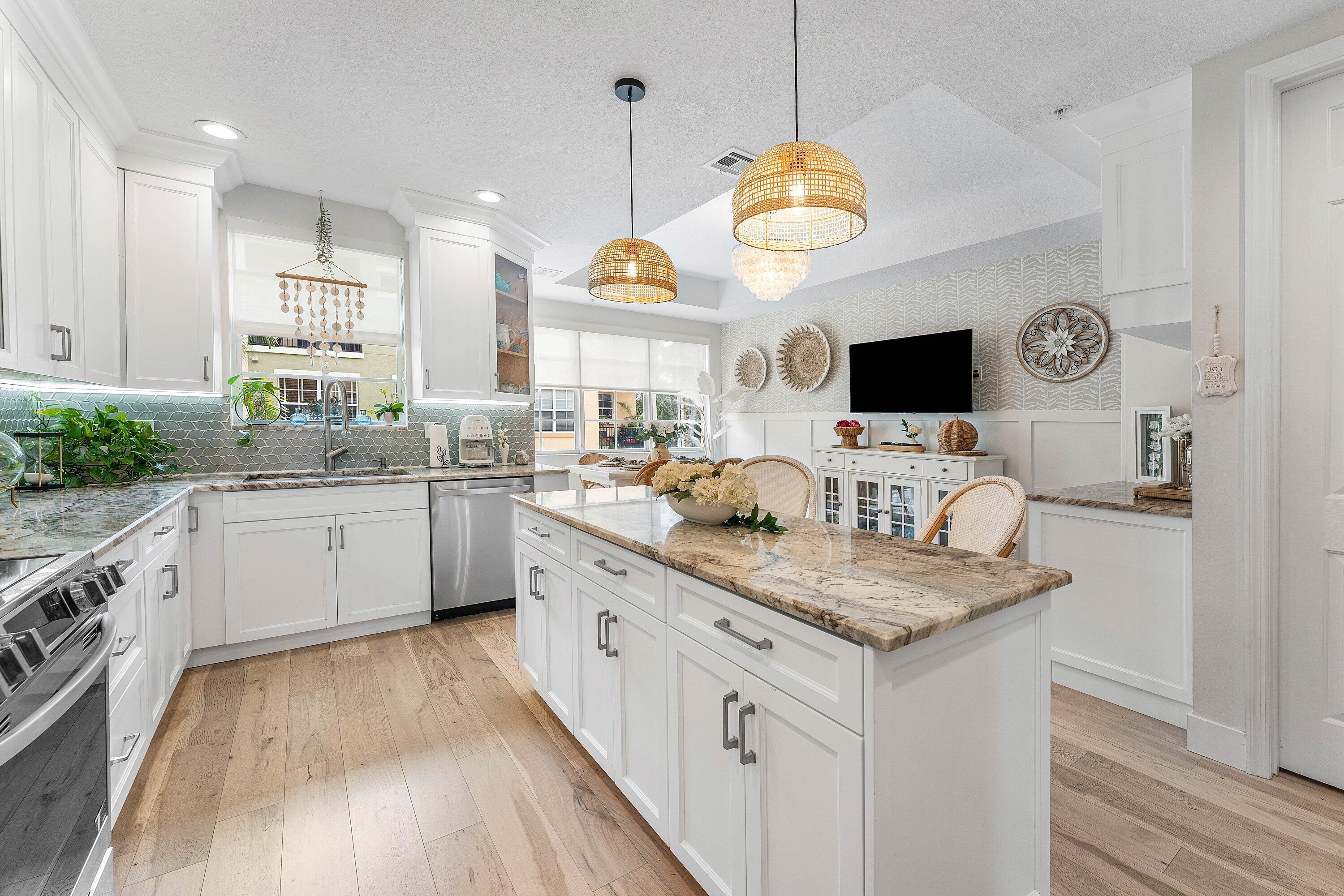 HARBOUR OAKS - Residential