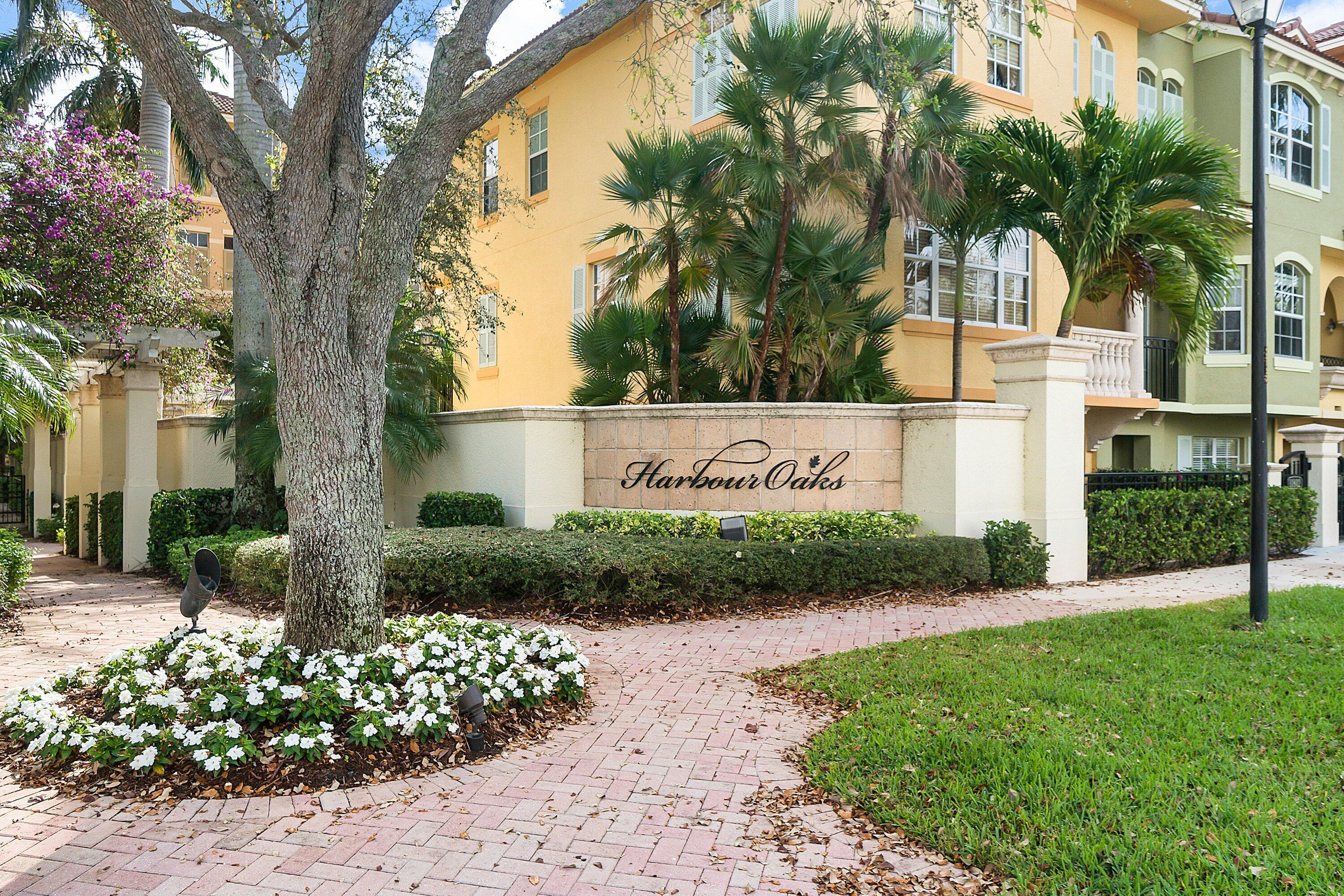 HARBOUR OAKS - Residential