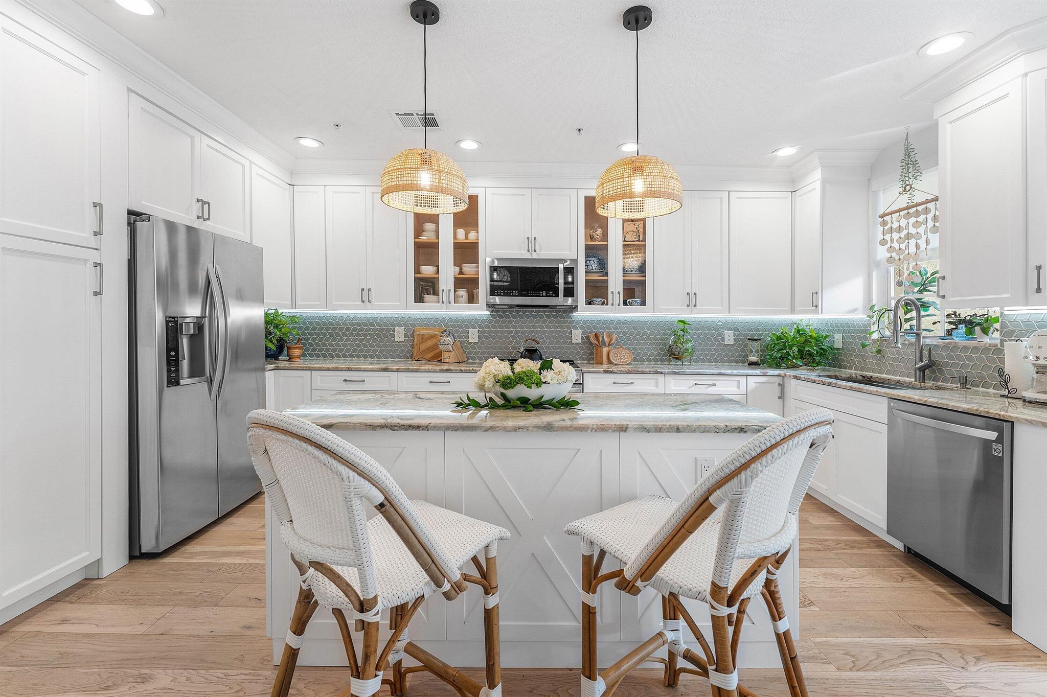 HARBOUR OAKS - Residential