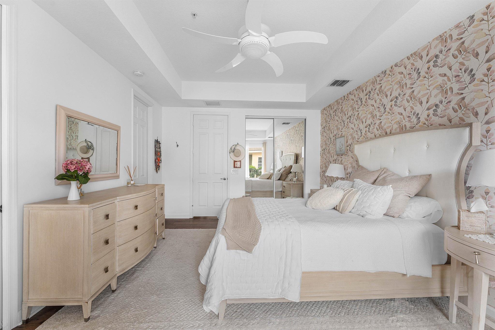 HARBOUR OAKS - Residential