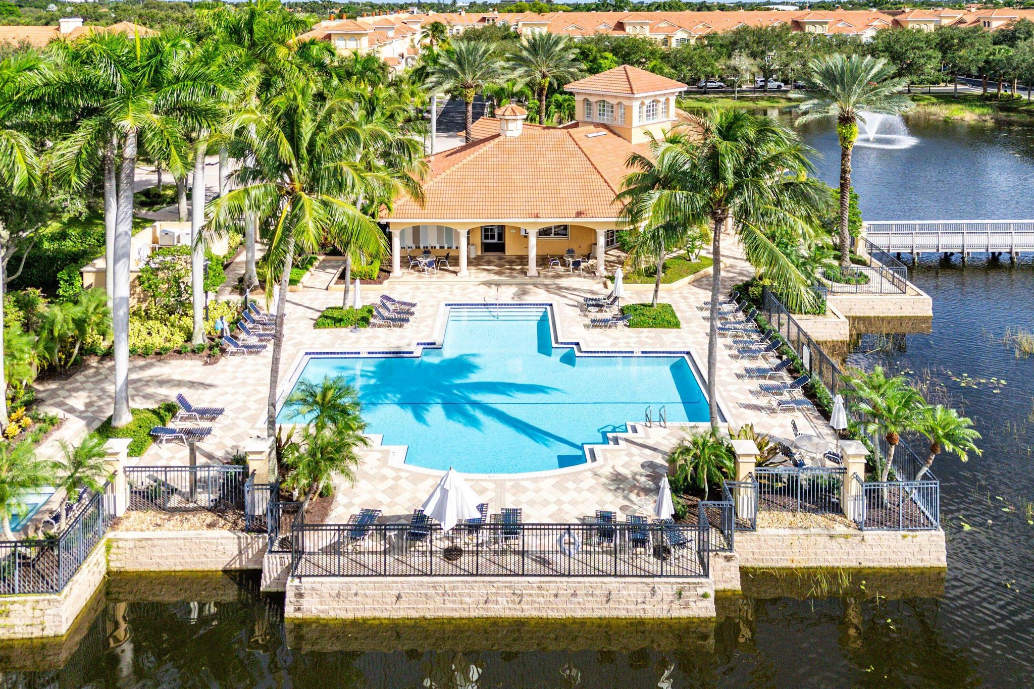 HARBOUR OAKS - Residential