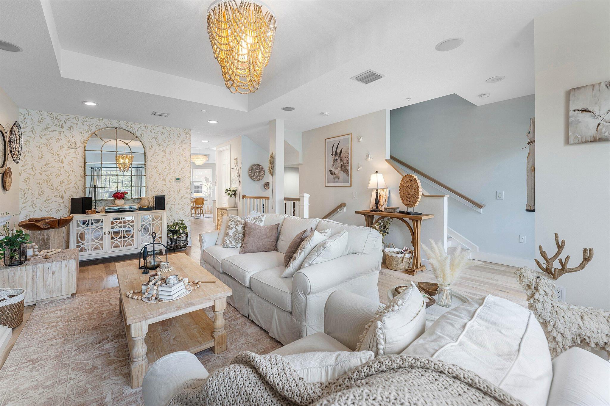 HARBOUR OAKS - Residential