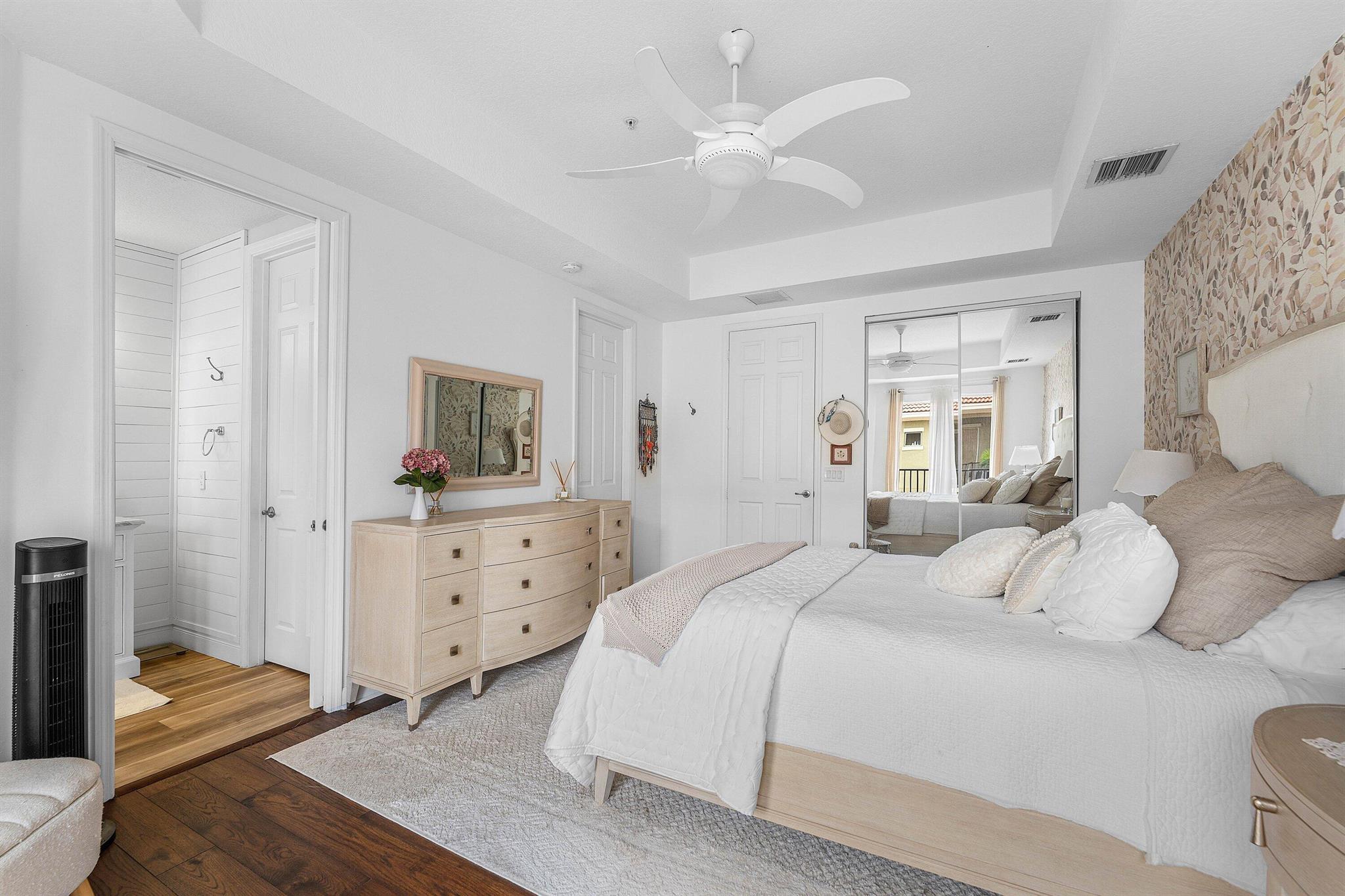 HARBOUR OAKS - Residential