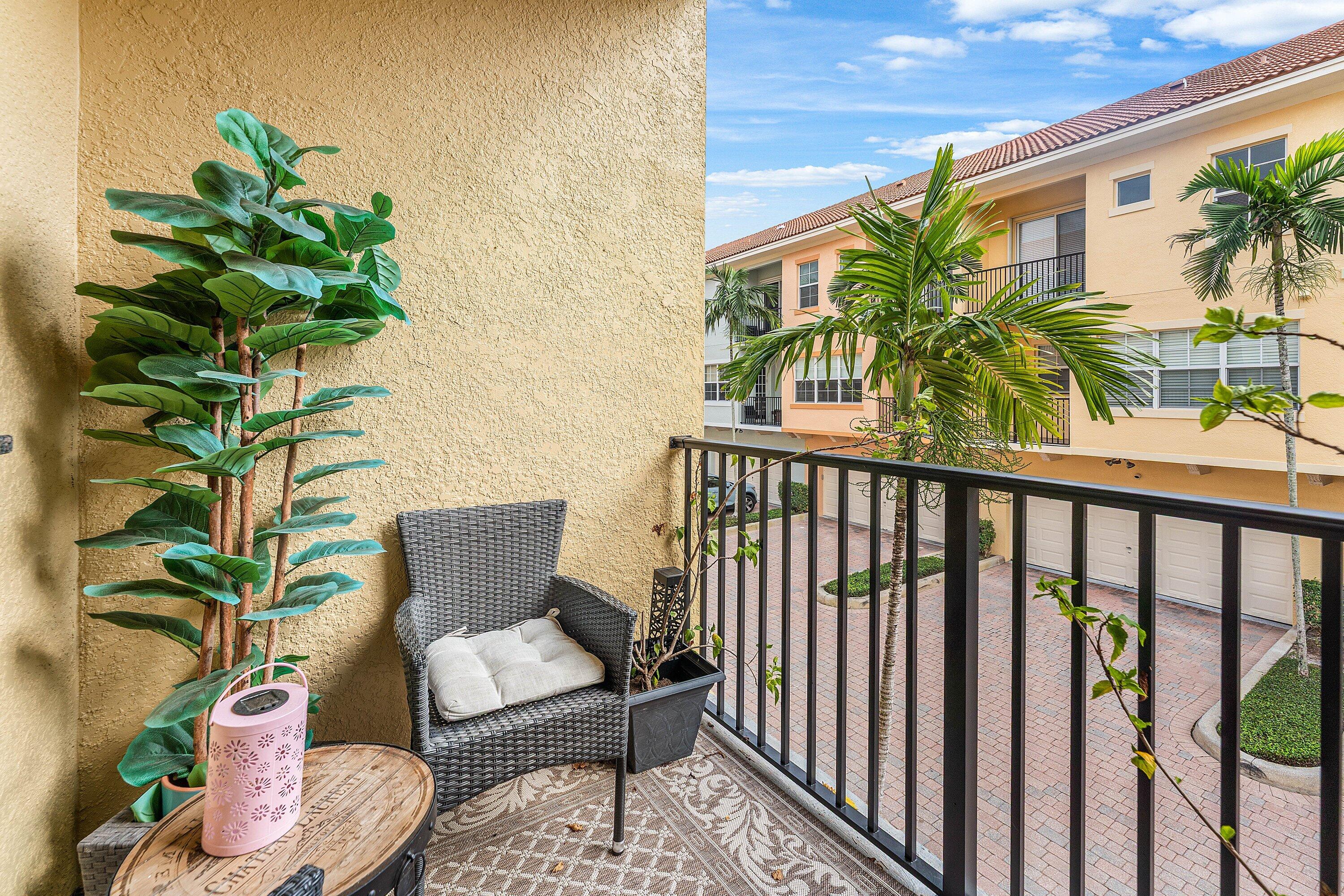 HARBOUR OAKS - Residential