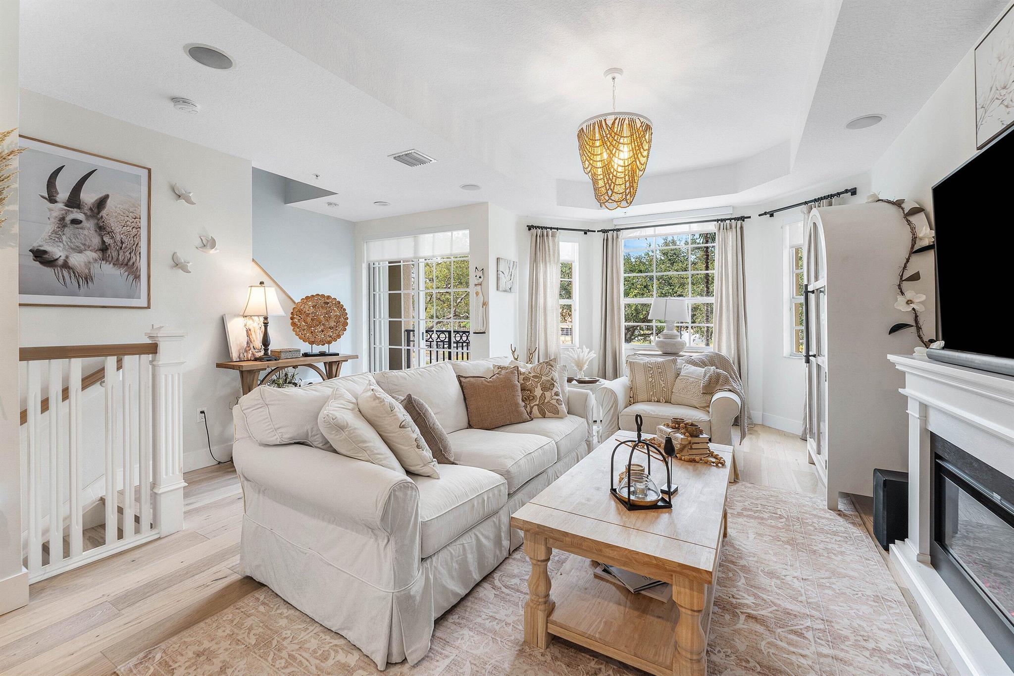 HARBOUR OAKS - Residential