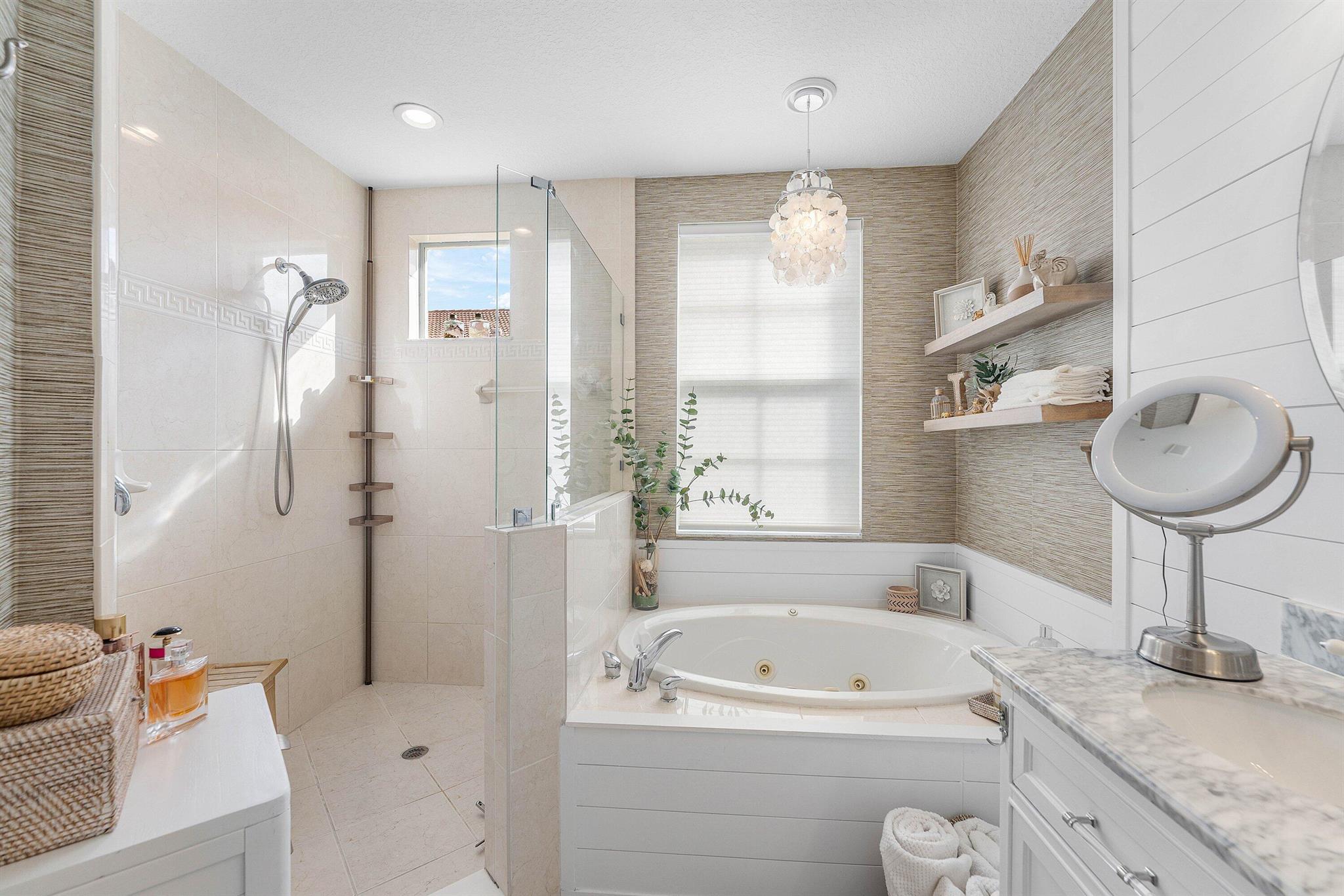 HARBOUR OAKS - Residential