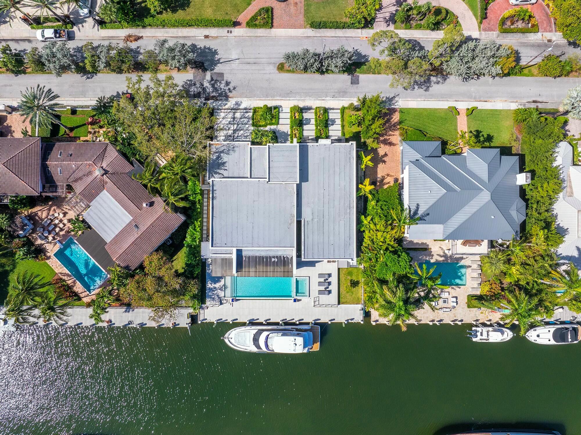 724 Riviera Isle