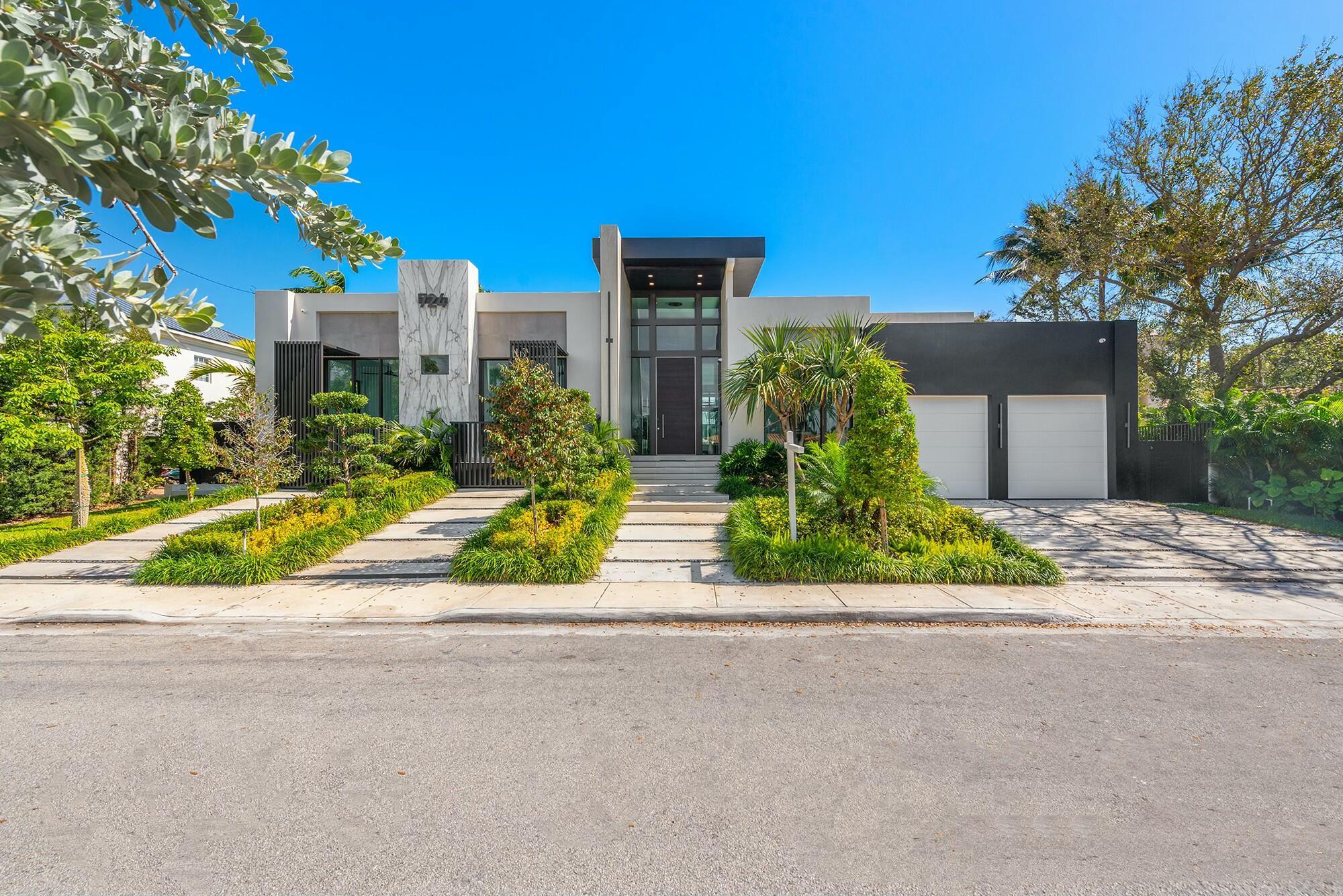 724 Riviera Isle