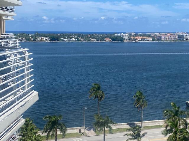 FABULOUS 2-bedroom 2-bathroom condo with amazing SE views of the Intracoastal to the ocean from the balcony, overlooking the pool & spa! If you're looking for an Annual or Seasonal rental, just minutes from Palm Beach Island and Downtown, this is perfect! Beautifully furnished with a split floor plan ''en-suite'', an open kitchen, living room, dining area, great for entertaining! Enjoy resort style living at this ''chic'', full-service building with complimentary valet, 24-hour front desk, fitness center, 2 infinity-edge pools, a spa, saunas, Zen Garden, business center and social room. Desirable location on Flagler Drive, close to City-Place, Clematis Street, restaurants & shopping. The Slade is a 'Pet Friendly' building with on-site management and amazing staff! Flexible lease terms.