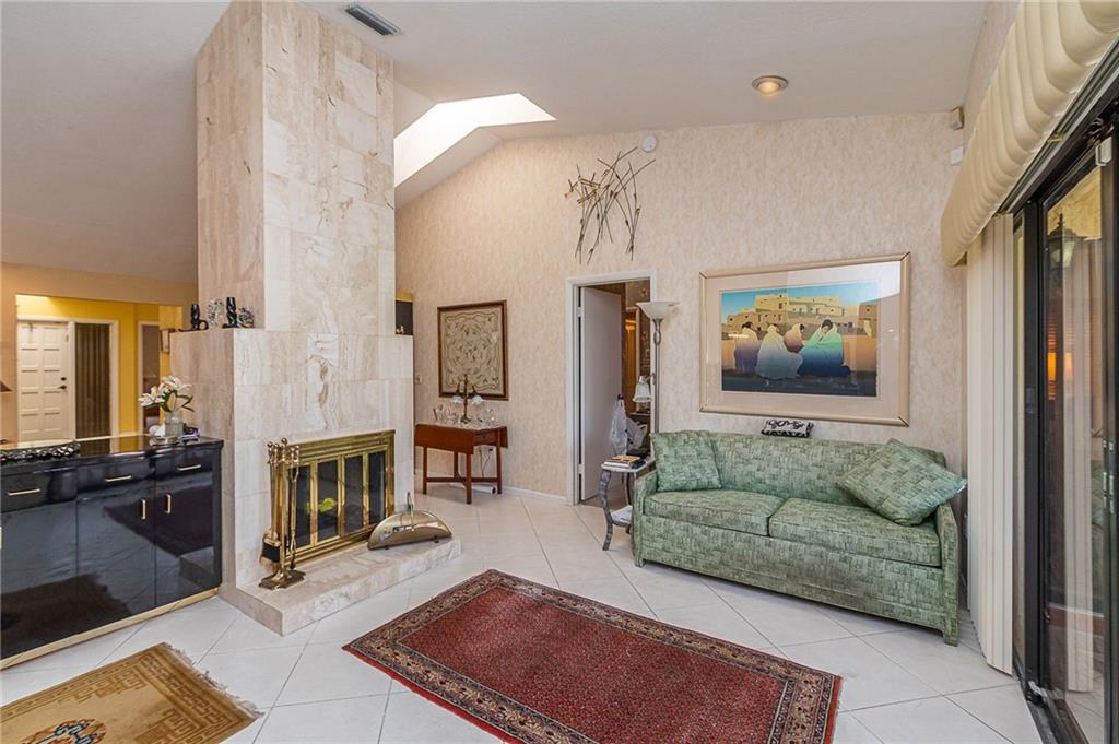 WOODMONT - Residential