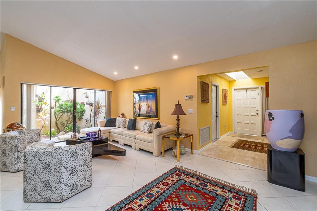 WOODMONT - Residential