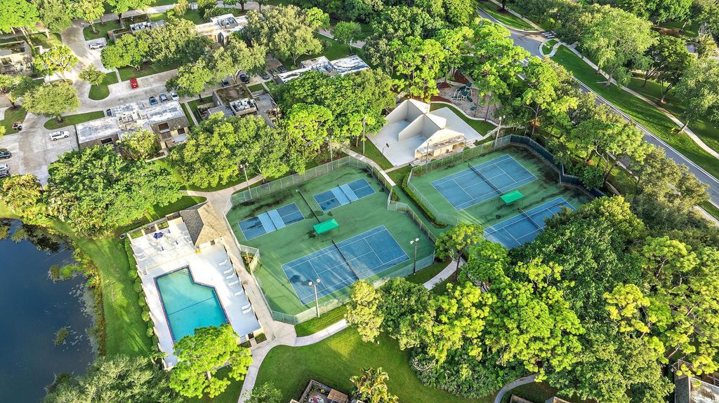 Photo of 410 4th Terrace, Palm Beach Gardens, FL 33418 (MLS # R11033839)