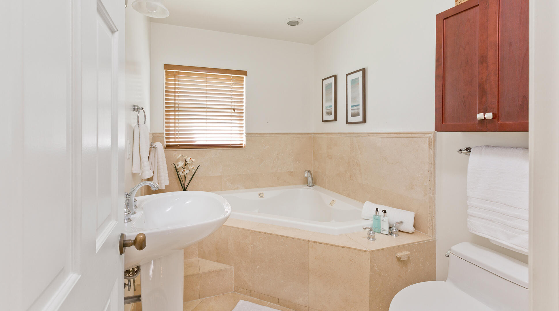 HILLSBORO SHORES SEC - Residential