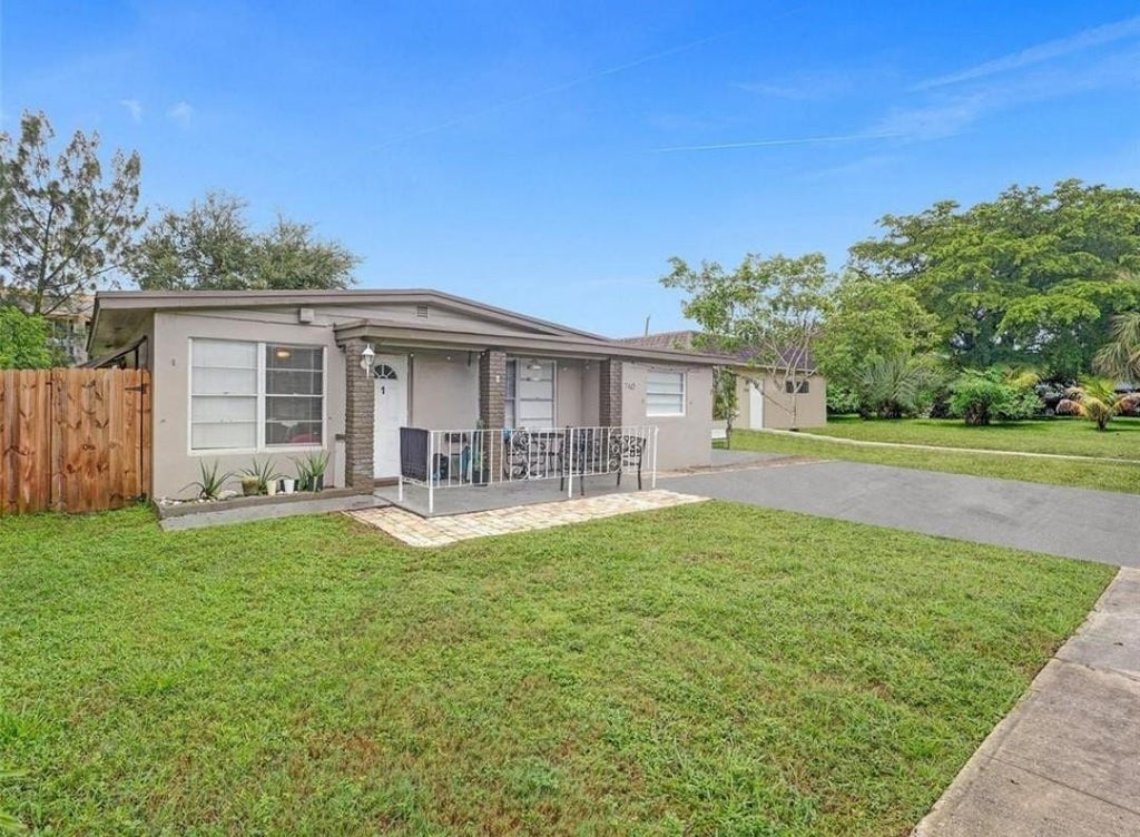 Photo of 740 SW 10th Street, Pompano Beach, FL 33060 (MLS # B26036598)