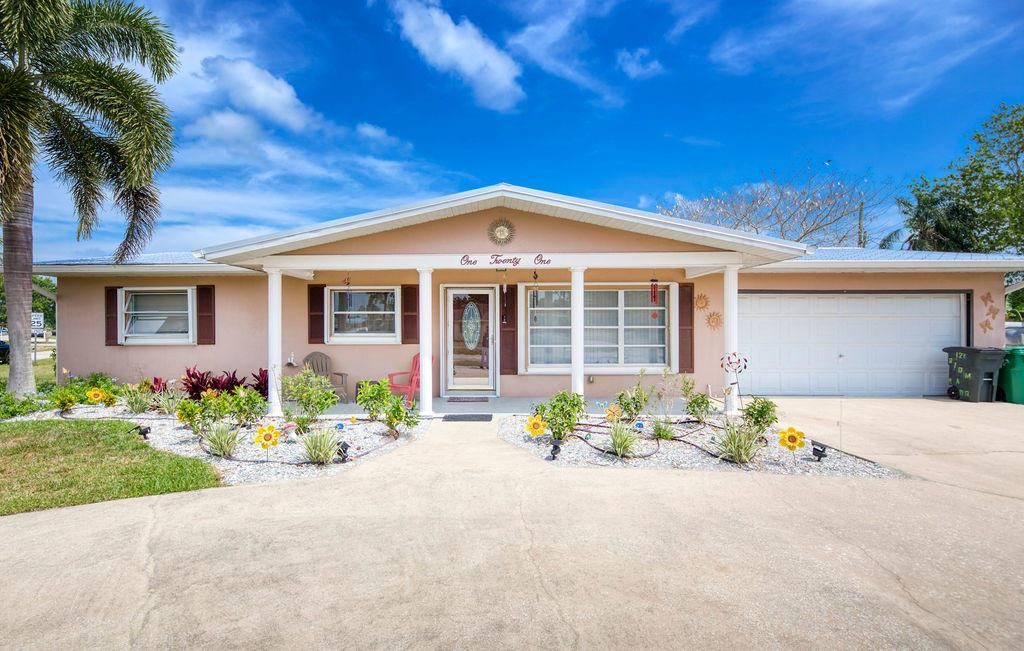 Photo of 121 Riomar Drive, Port Saint Lucie, FL 34952 (MLS # R10705939)