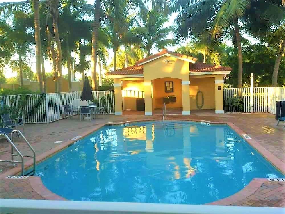 OCEAN CAY - Residential