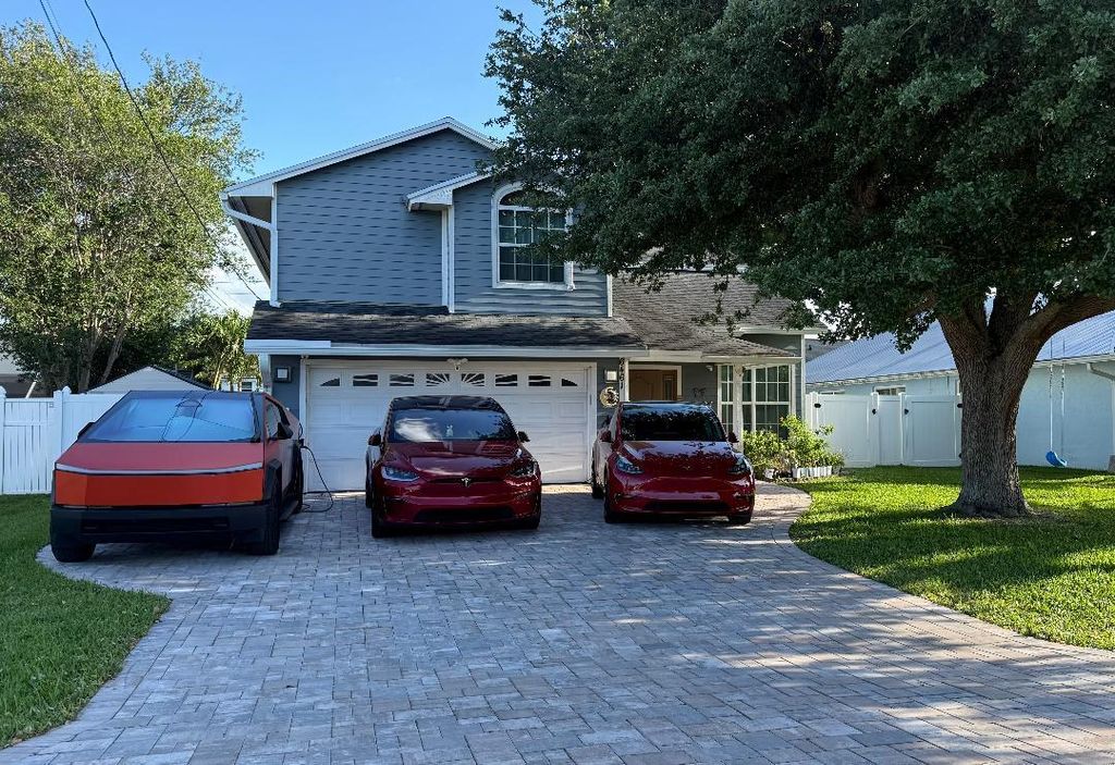 Photo of 6461 Robinson Street, Jupiter, FL 33458 (MLS # B26032685)