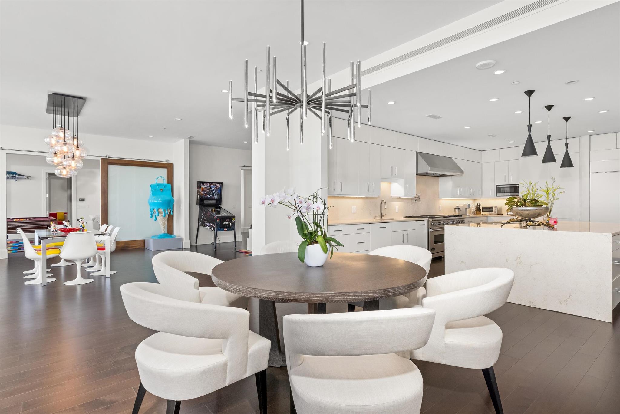 BELLARIA CONDO - Residential