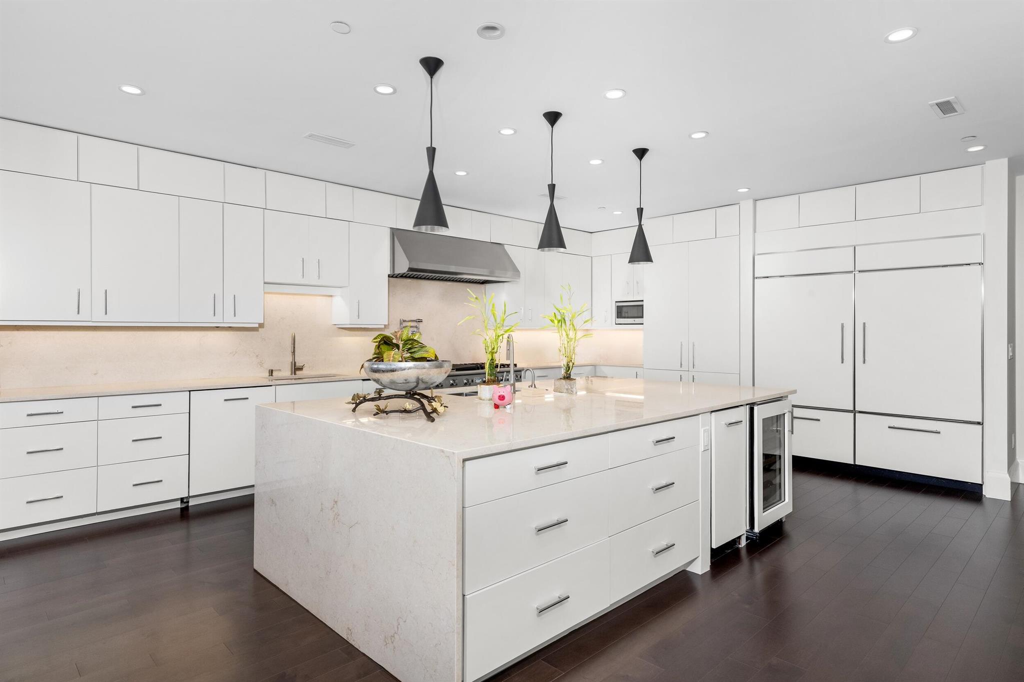 BELLARIA CONDO - Residential