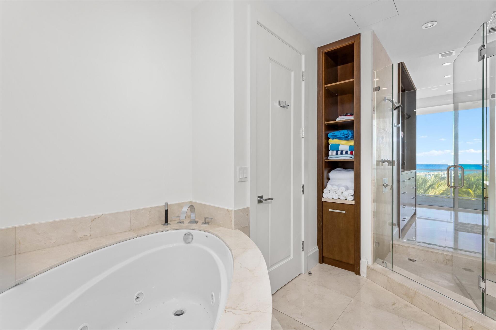 BELLARIA CONDO - Residential