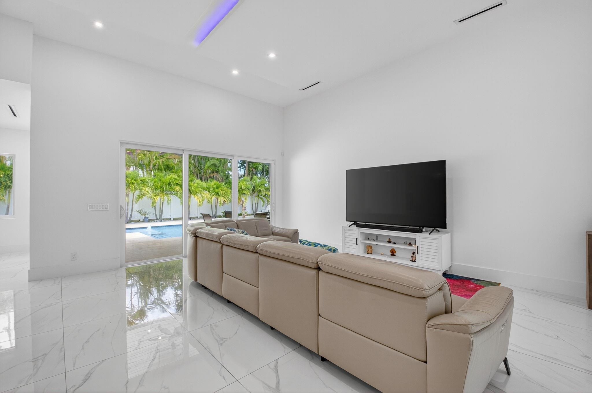 Boca Raton Riviera Unit D - Residential Lease