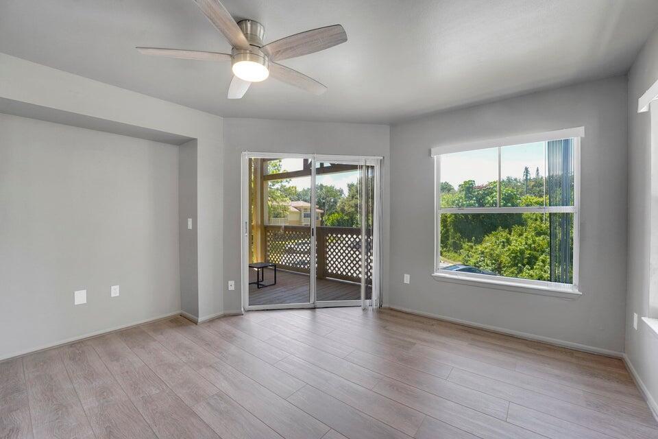 4815 Via Palm Lake 1422