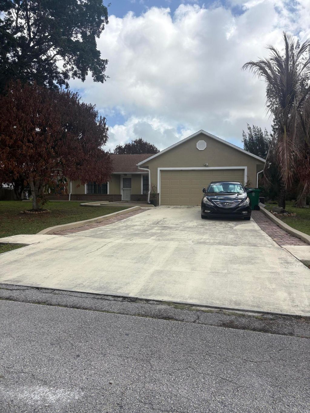 Photo of 537 NW Biscayne Drive, Port Saint Lucie, FL 34983 (MLS # B26011581)