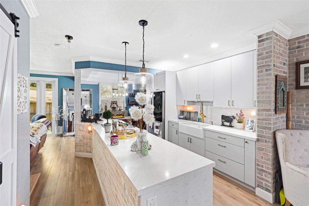 Photo of 740 NW 170th Ter, Pembroke Pines, FL 33028 (MLS # F10536721)