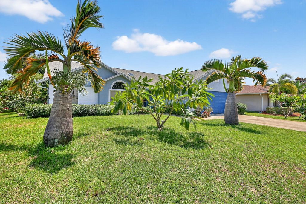 Photo of 1252 SW Wellington Avenue, Port Saint Lucie, FL 34953 (MLS # R11108858)