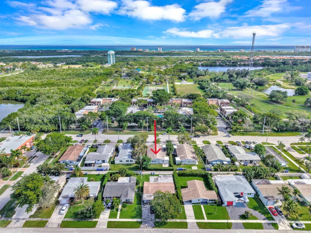 FLAMINGO MANORS - Residential Lease