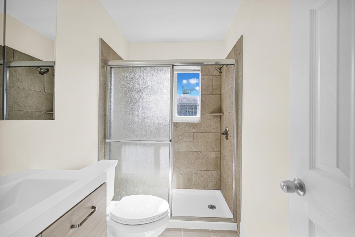 FLAMINGO MANORS - Residential Lease