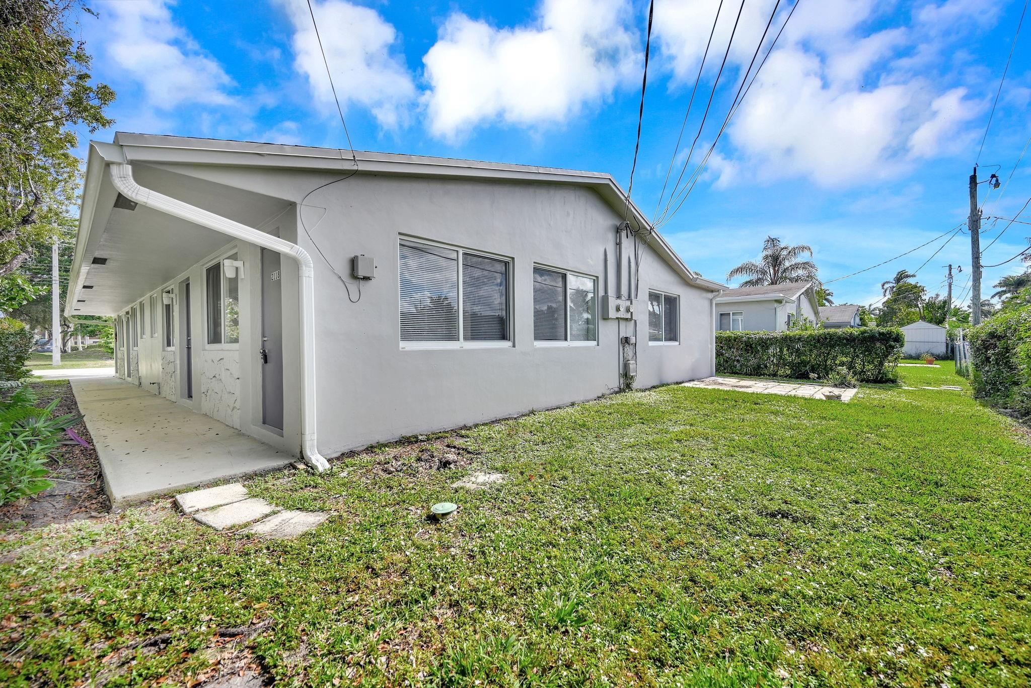 FLAMINGO MANORS - Residential Lease