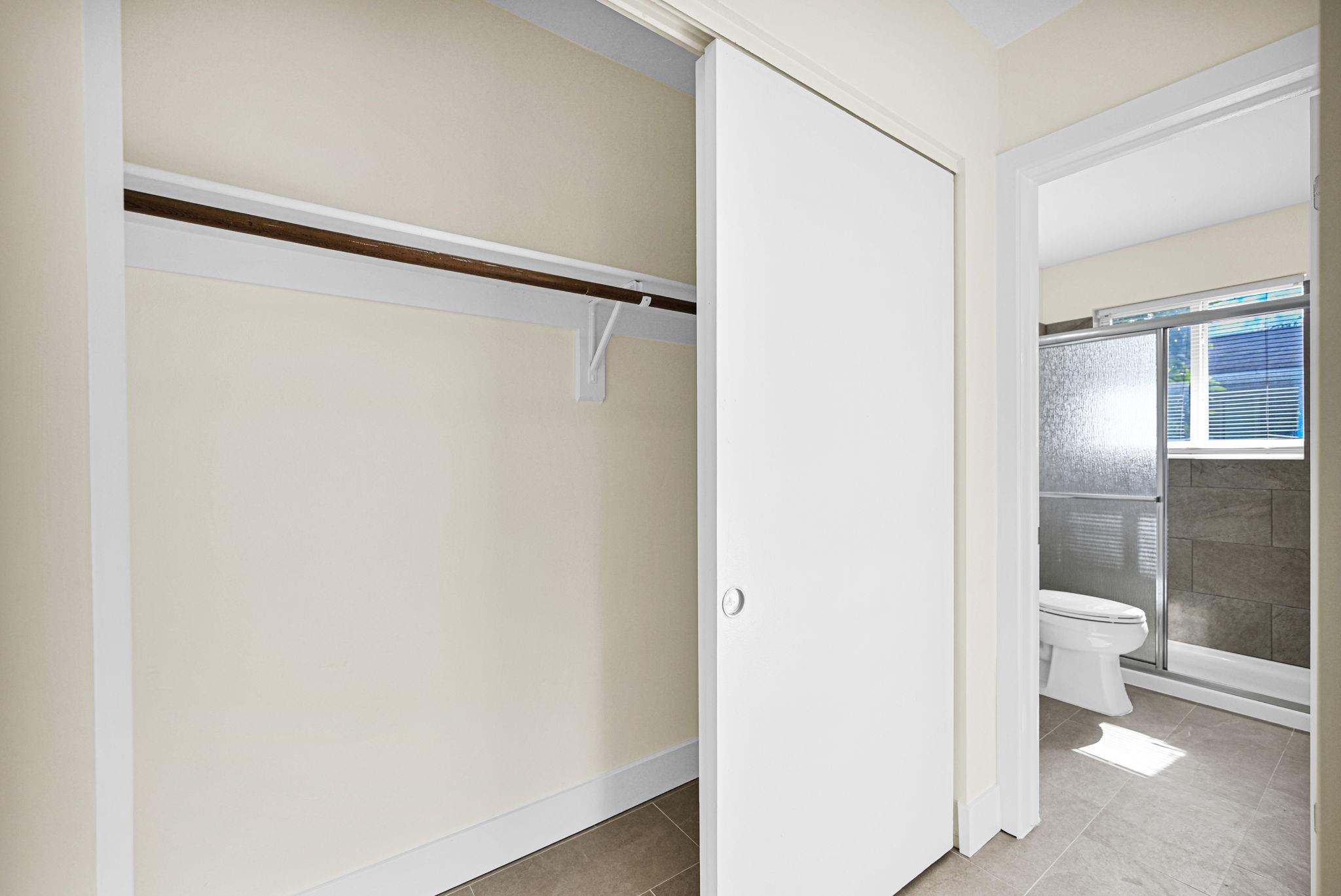 FLAMINGO MANORS - Residential Lease