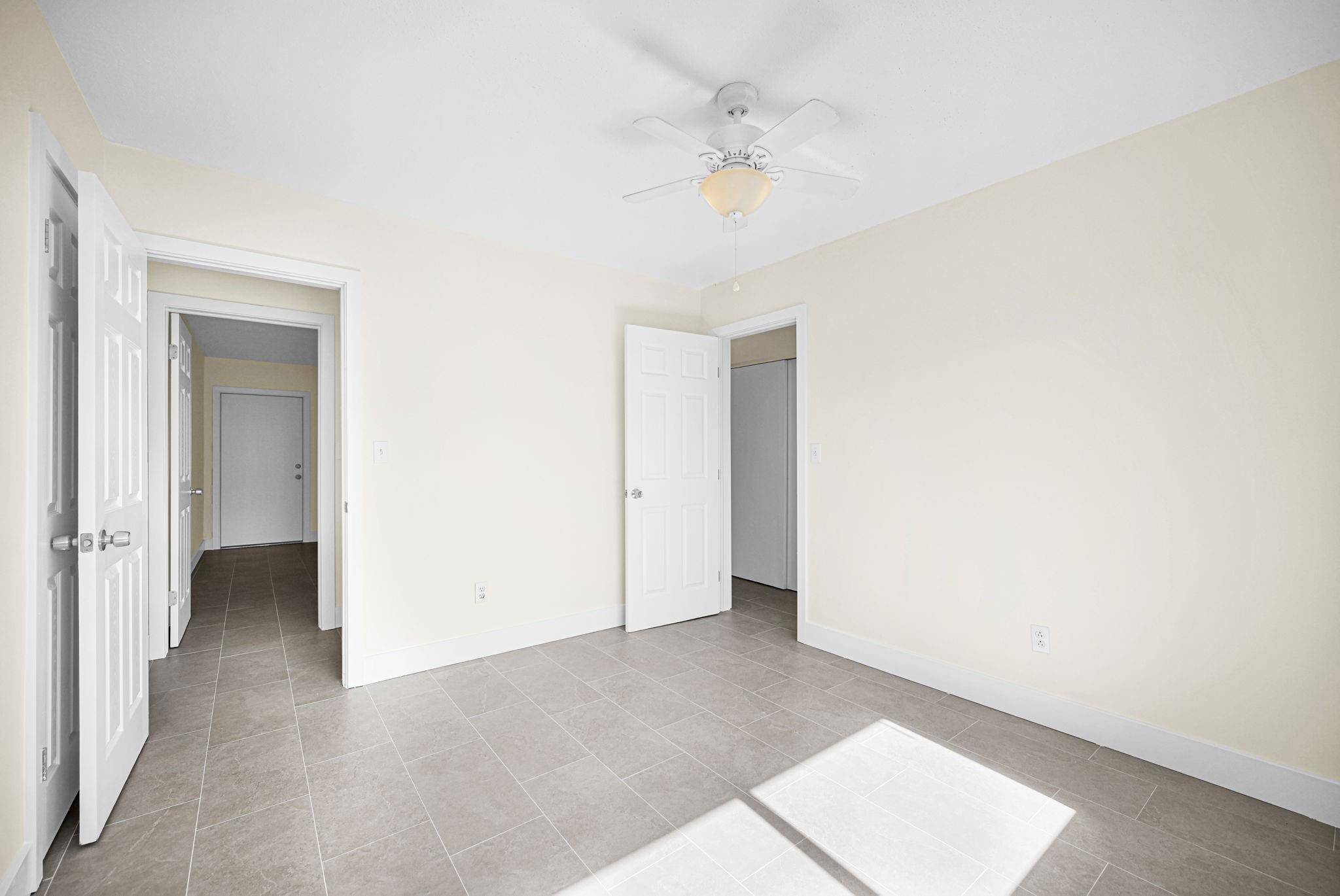 FLAMINGO MANORS - Residential Lease