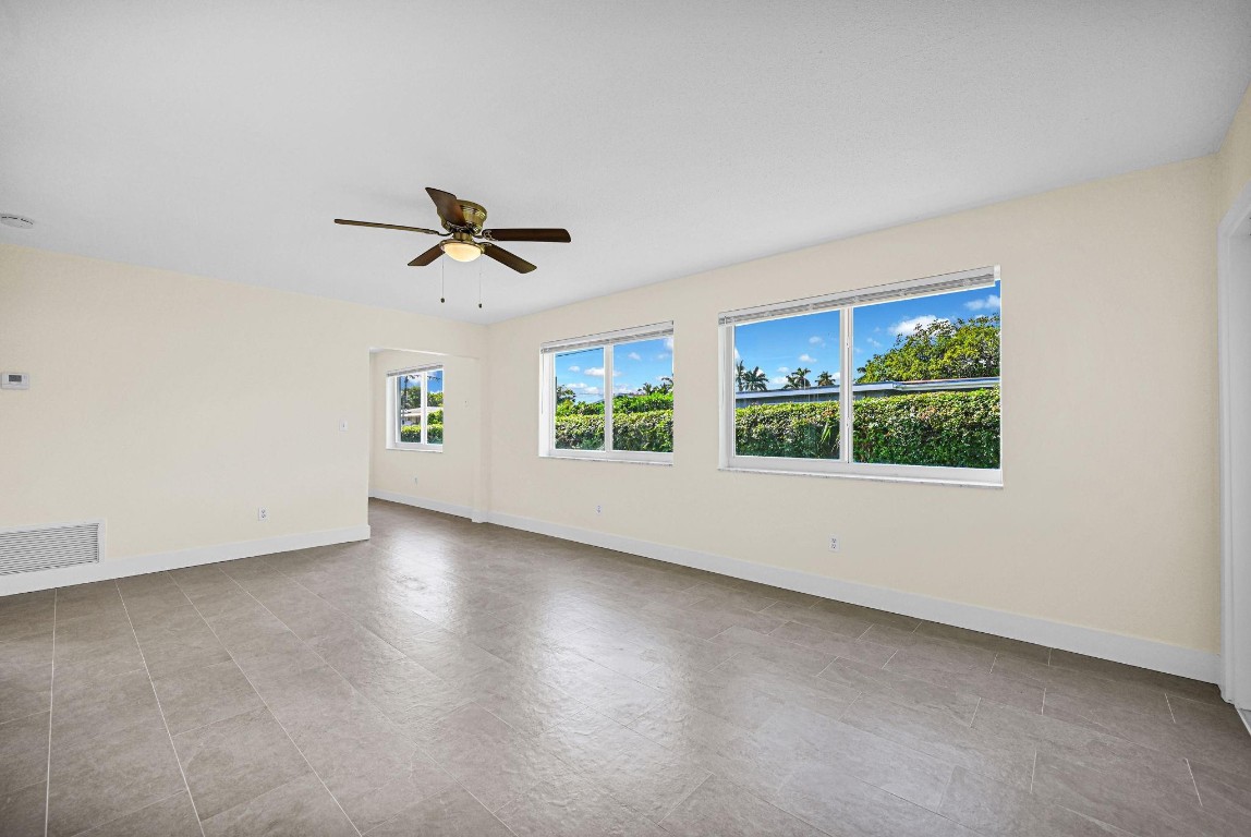 FLAMINGO MANORS - Residential Lease