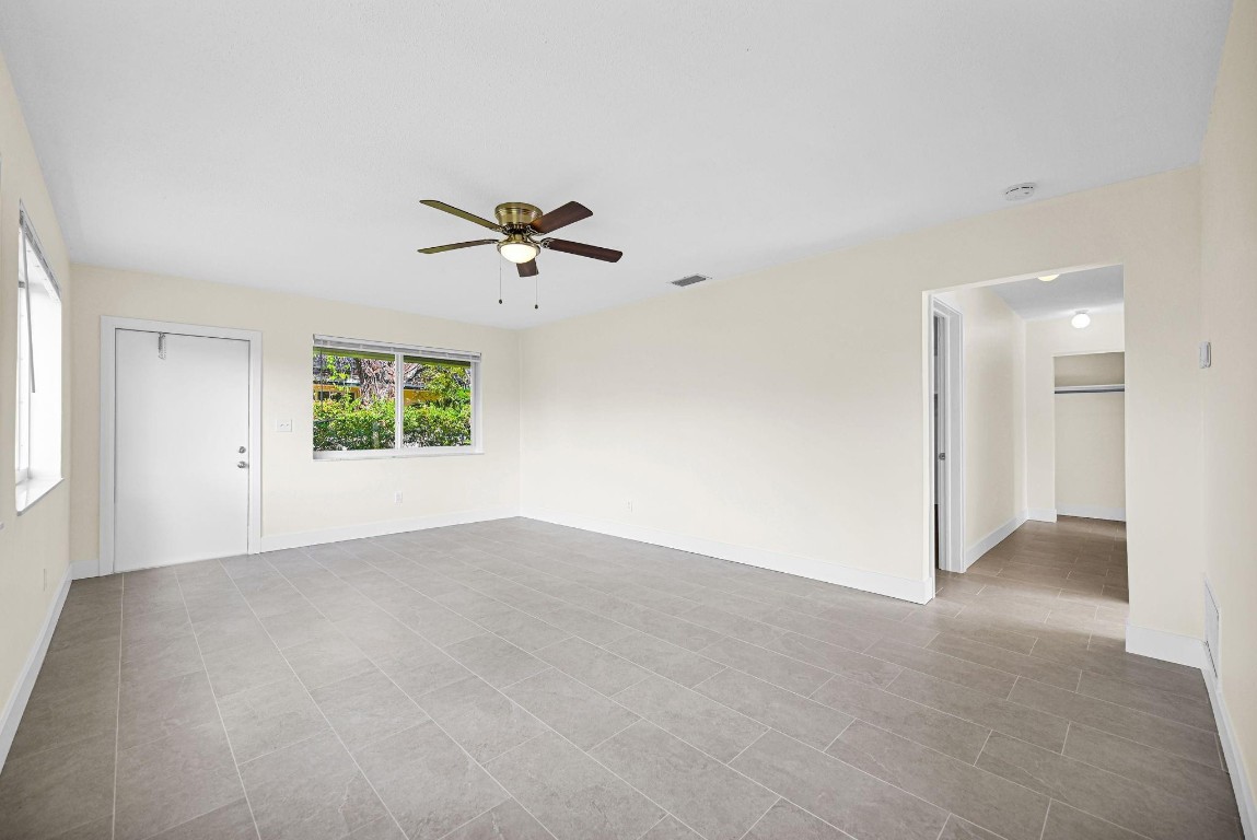 FLAMINGO MANORS - Residential Lease