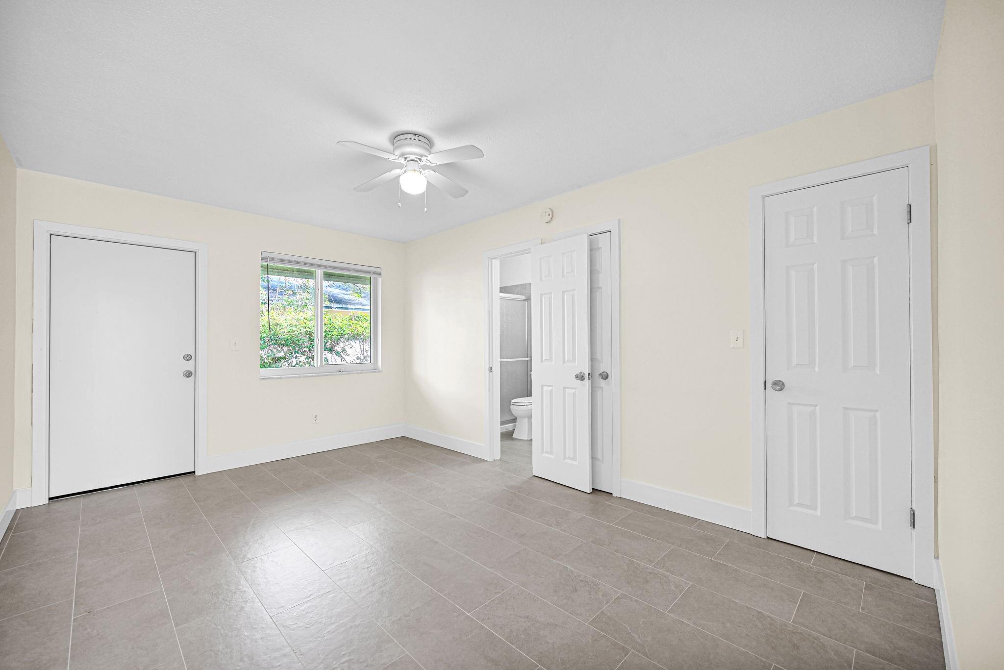 FLAMINGO MANORS - Residential Lease