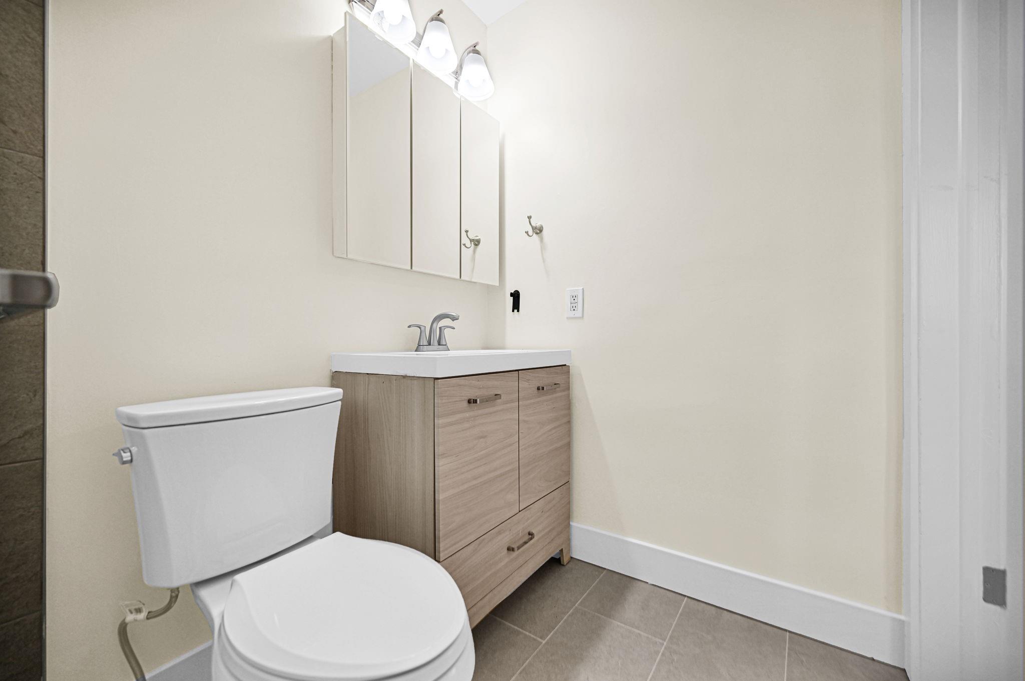 FLAMINGO MANORS - Residential Lease