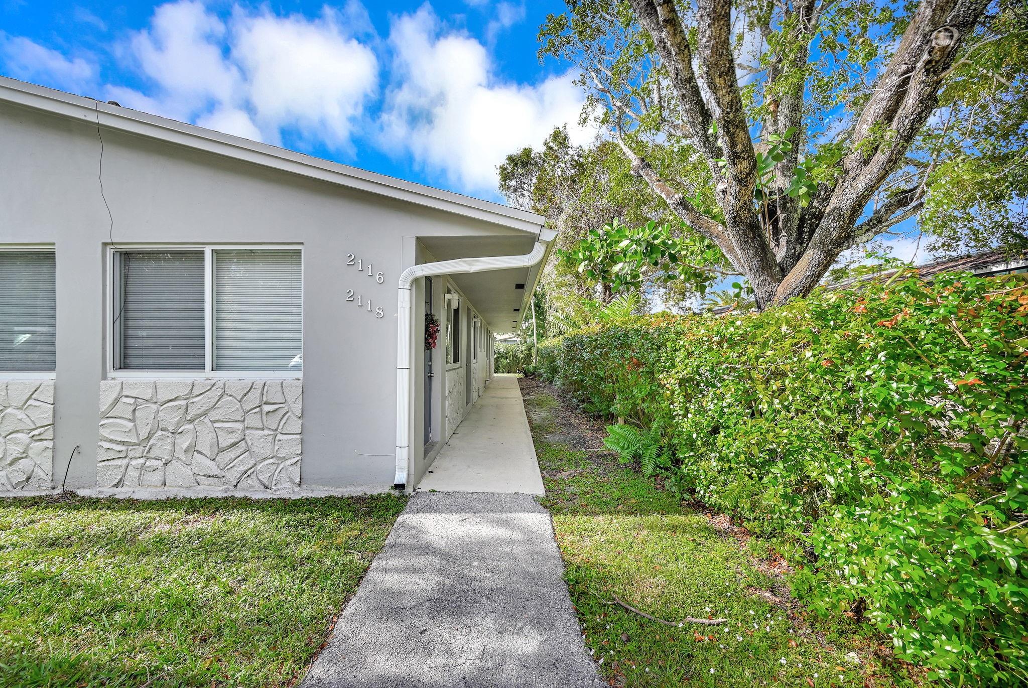 FLAMINGO MANORS - Residential Lease