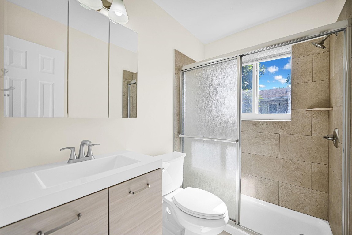 FLAMINGO MANORS - Residential Lease