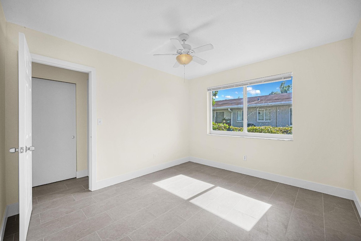 FLAMINGO MANORS - Residential Lease